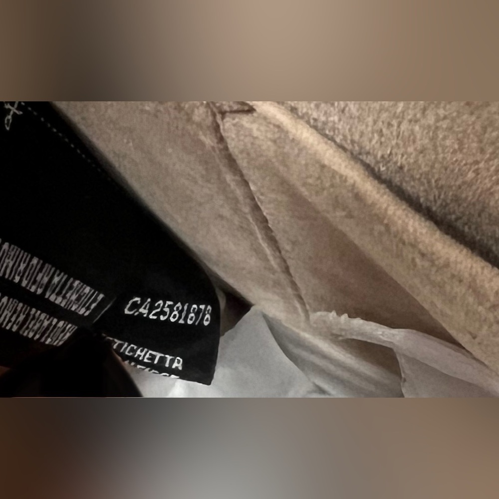 Pre-loved 💕Authentic Fendi Black and Tan Embossed Leather Century F is Fendi Kan - Picture 17 of 17